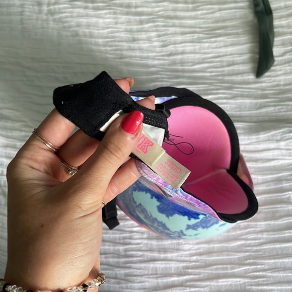 Pink Push up 32DD - Picture 3 of 3